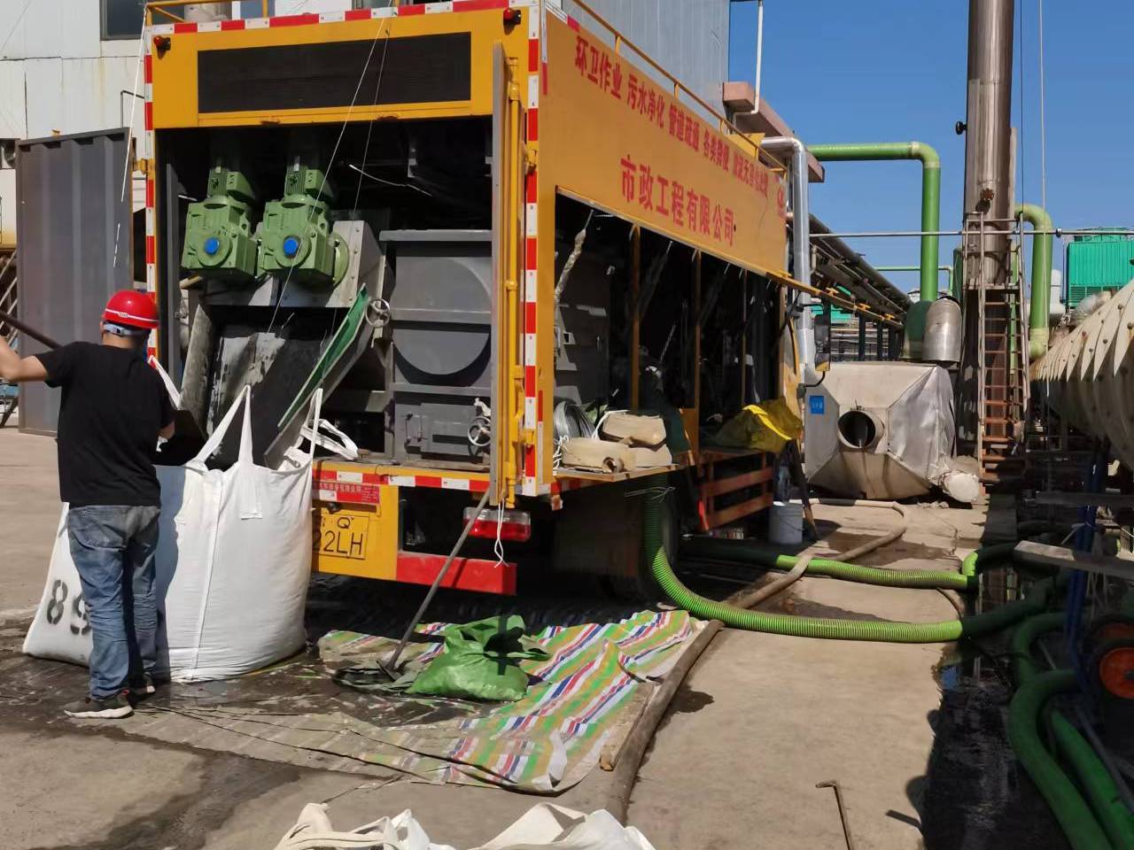 高平淤泥压干处理